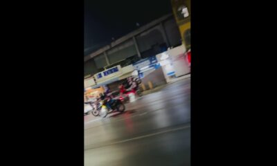 El joven, identificado como Diego y de alrededor de 20 años, sufrió lesiones de consideración en la cabeza y el rostro, por lo que fue trasladado al Hospital Metropolitano