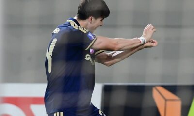 El exjugador de Chivas recibió su primera oportunidad como titular y, aunque previamente había desperdiciado una clara ocasión frente al arco con un remate de cabeza, tuvo la capacidad de recuperarse rápidamente