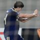 El exjugador de Chivas recibió su primera oportunidad como titular y, aunque previamente había desperdiciado una clara ocasión frente al arco con un remate de cabeza, tuvo la capacidad de recuperarse rápidamente