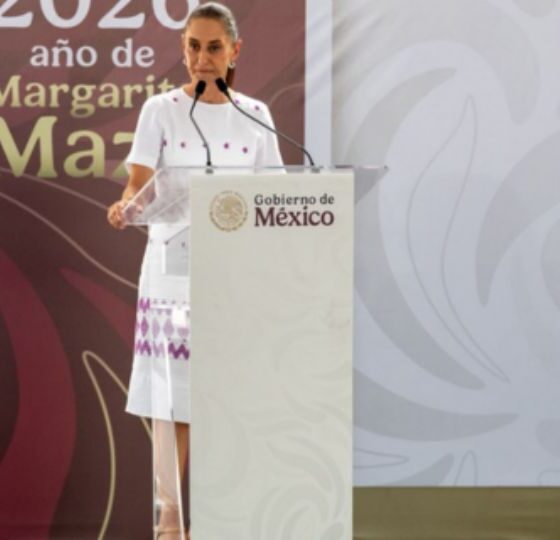 En materia educativa, la presidenta informó que más de ocho millones de estudiantes del país recibieron apoyos para útiles escolares, de los cuales más de 357 mil corresponden a Nuevo León