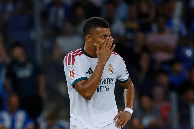 El nombre del delantero del Real Madrid apareció en una relación de alrededor de 26 potenciales víctimas localizada por los investigadores.