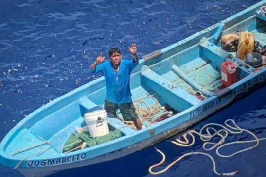 Ya bajo resguardo de la Marina, elementos de Sanidad Naval lo sometieron a una valoración médica
