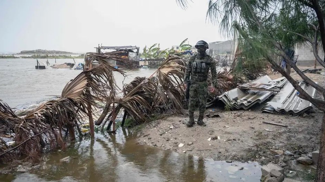 Ante las condiciones generadas por las lluvias y las inundaciones, las autoridades habilitaron albergues temporales para atender a la población que tuvo que abandonar sus viviendas.