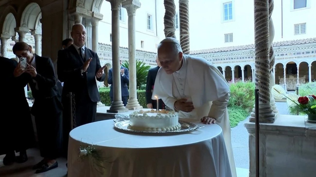 La decisión se tomó en un contexto de dificultades económicas que incluyeron el cierre temporal de los Museos Vaticanos, una de las principales fuentes de ingresos de la Santa Sede.