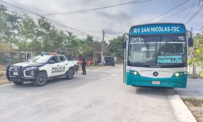 Elementos de la Policía Municipal acudieron al sitio y confirmaron que se trataba del mismo vehículo que había sido reportado como robado horas antes en Monterrey.