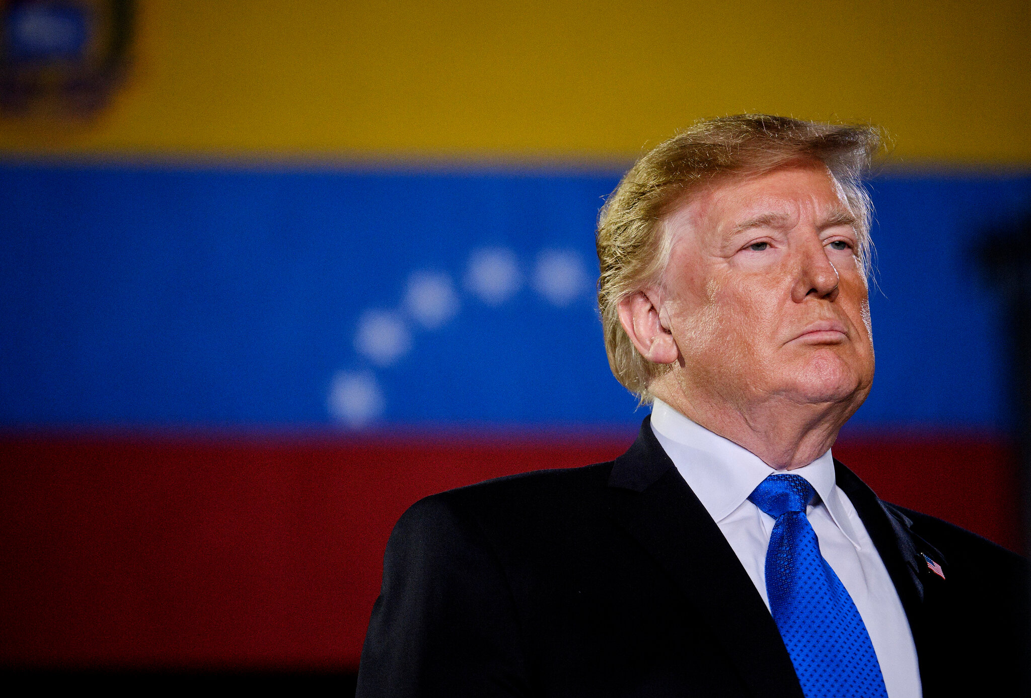 En el documento, Trump afirmó que los avances registrados bajo la administración interina justifican que Venezuela deje de ser señalada por incumplimiento en materia de control de drogas.