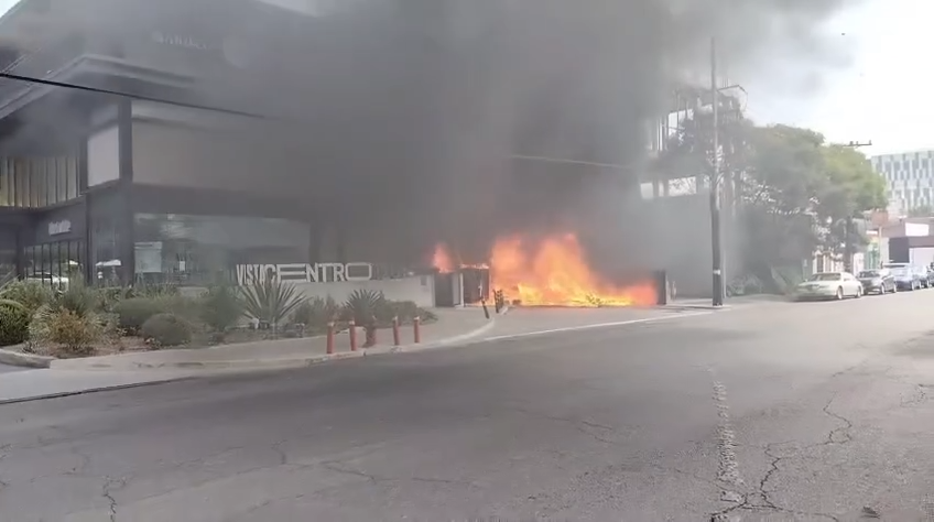 Al sitio acudieron elementos de Protección Civil de Nuevo León, Protección Civil de Monterrey, Bomberos de Nuevo León y Cruz Roja