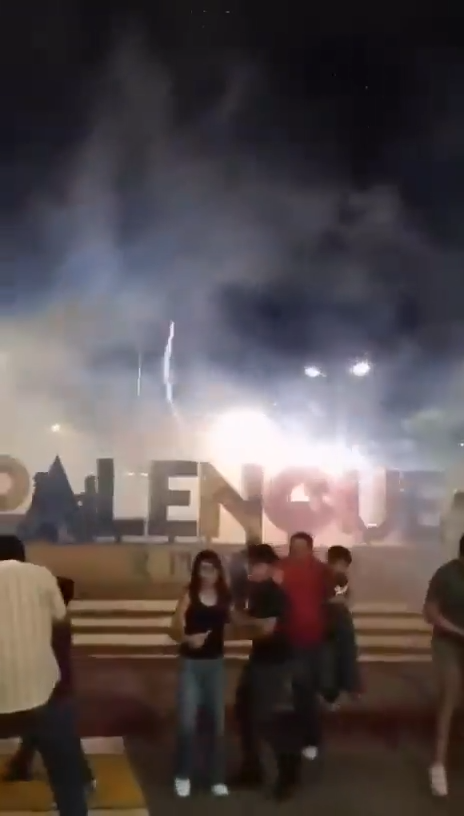 Tras el incidente, los cuerpos de emergencia brindaron atención a los lesionados y mantuvieron las labores de vigilancia durante los festejos patrios.