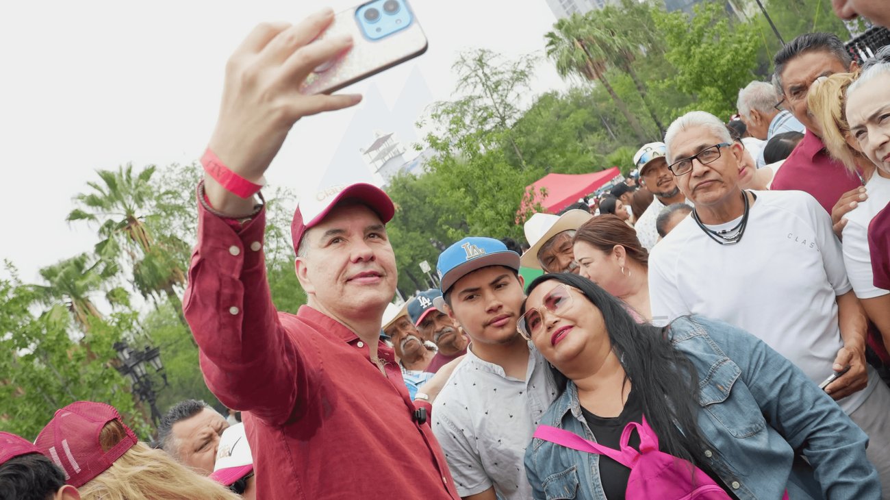 Fernández afirmó que Movimiento Ciudadano y el PRI y PAN enfrentan un desgaste que, a su consideración, abre una oportunidad para que Morena busque conquistar la gubernatura en 2027