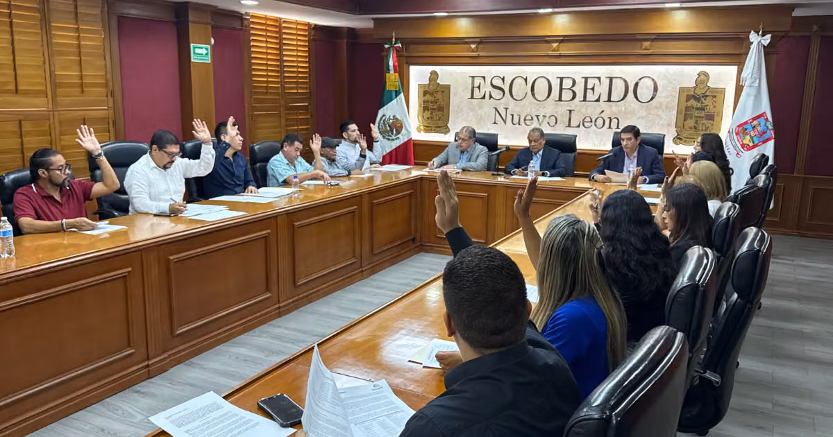 Para mantener la operación de la dependencia durante su ausencia, los integrantes del Ayuntamiento también aprobaron por unanimidad que Manuel Meza, actual secretario de Servicios Públicos, quede como encargado del despacho de la Secretaría del Ayuntamiento.