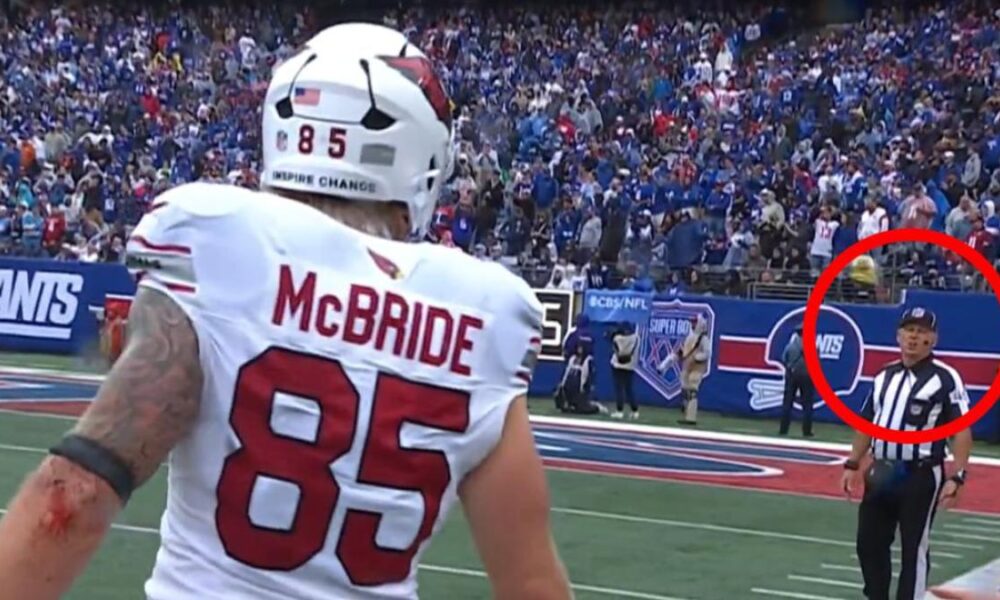 El momento ocurrió durante un partido que los Cardinals terminaron perdiendo por una diferencia de 12 puntos frente a Nueva York, pero el supuesto comportamiento del oficial terminó convirtiéndose en uno de los episodios más comentados del encuentro.