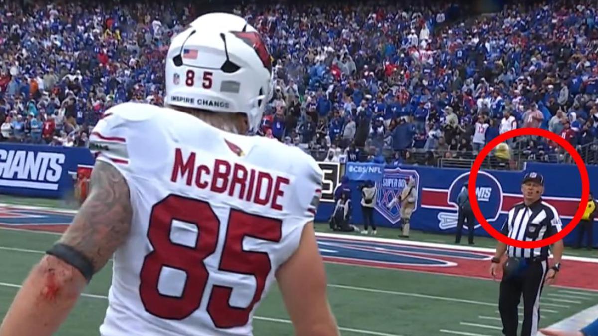El momento ocurrió durante un partido que los Cardinals terminaron perdiendo por una diferencia de 12 puntos frente a Nueva York, pero el supuesto comportamiento del oficial terminó convirtiéndose en uno de los episodios más comentados del encuentro.