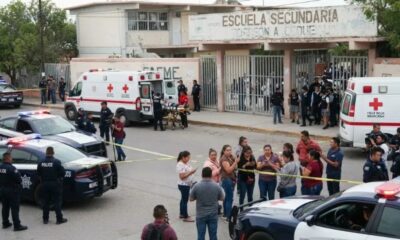 En el lugar también fue atendido un estudiante, quien habría sido localizado en la zona de los baños con lesiones en el rostro, la cabeza y uno de los brazos