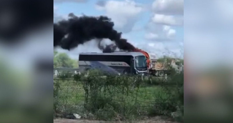 De acuerdo con los reportes, los cierres se registraron en al menos ocho puntos, entre ellos los cruces de Manuel Cavazos Lerma y Calixto Ayala; Sendero Nacional y Emilio Portes Gil; así como Pedro Cárdenas y Agapito González.