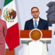 Por otra parte, el subsecretario señaló que el Gobierno federal revisa contratos de distribución farmacéutica en los que detectó costos que considera excesivos.