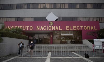 La renuncia de Guadalupe Taddei ocurre en medio de cuestionamientos sobre presuntas irregularidades en contrataciones del Instituto Nacional Electoral y posibles conflictos de interés relacionados con proveedores del organismo.