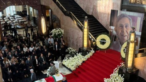 Durante el homenaje se escuchó música tradicional michoacana, en referencia a las raíces del exgobernador de Michoacán