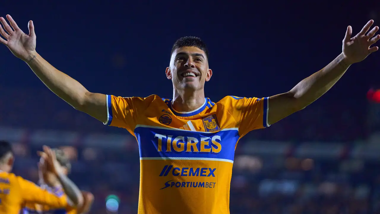 Brunetta explicó que tanto él como su familia se sienten cómodos en Monterrey y destacó el ambiente que se vive en el Estadio Universitario, donde jugar ante los seguidores felinos representa una experiencia especial.