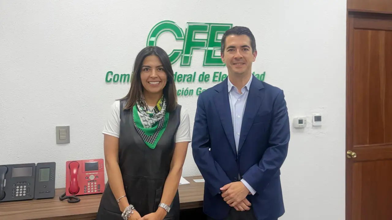 Segovia reconoció que el suministro y mantenimiento de la infraestructura eléctrica no corresponden directamente al Ayuntamiento; sin embargo, afirmó que la administración municipal continuará funcionando como enlace entre los habitantes y la dependencia federal para canalizar sus inconformidades.