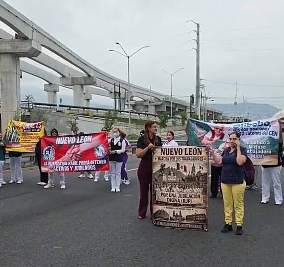 La protesta forma parte de las movilizaciones nacionales con las que trabajadores del IMSS buscan visibilizar sus demandas laborales.