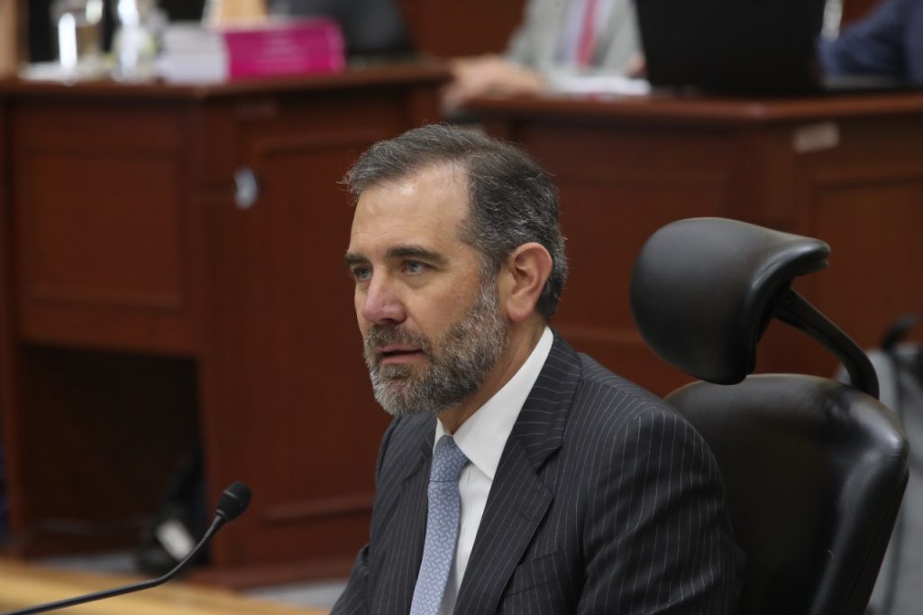 El exfuncionario sostuvo que las irregularidades en la contratación de materiales electorales tienen su origen en decisiones tomadas después de su gestión y responsabilizó a Morena de generar las condiciones para los actuales cuestionamientos.
