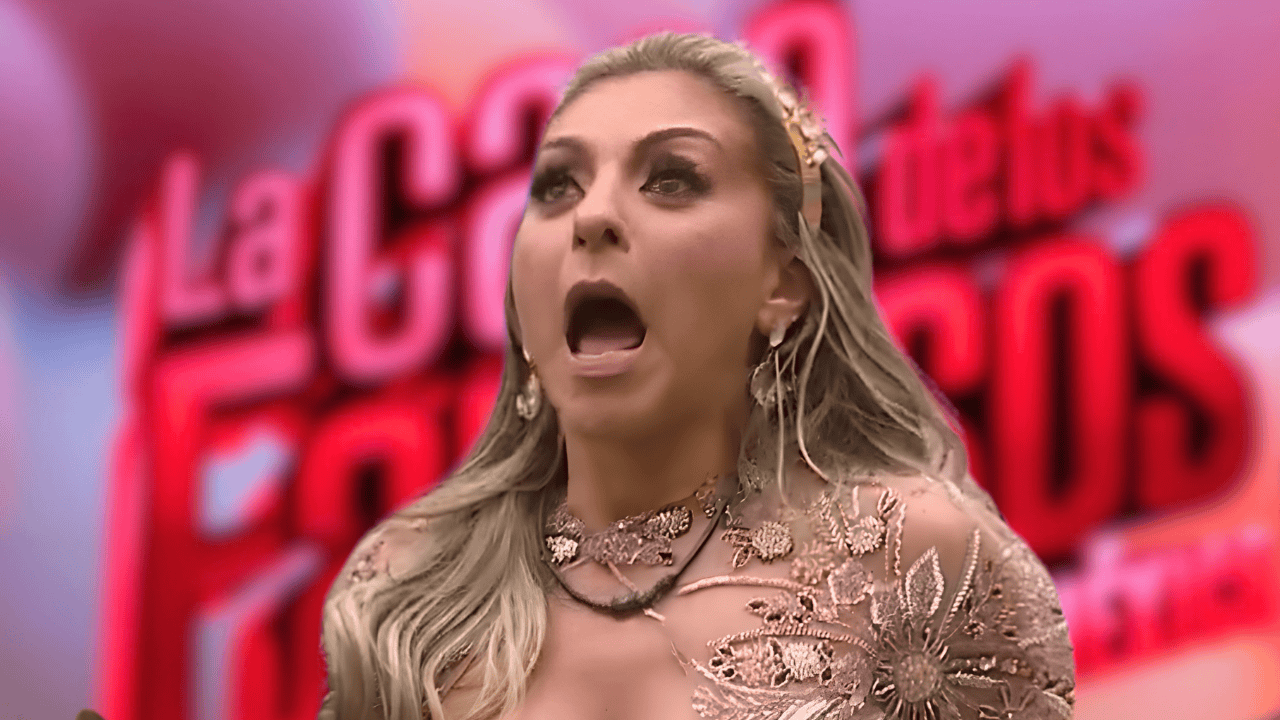 Su paso por el reality estuvo marcado por la polémica. La artista fue la primera participante en ser expulsada de esta edición, pero posteriormente tuvo la oportunidad de regresar a la competencia después de permanecer varios días en el exilio junto a Ximena Herrera.