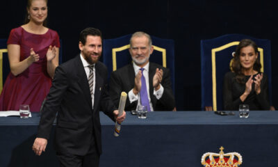 Nacido en Rosario, Argentina, el 24 de junio de 1987, Messi ha construido una carrera con títulos en clubes y con su selección nacional