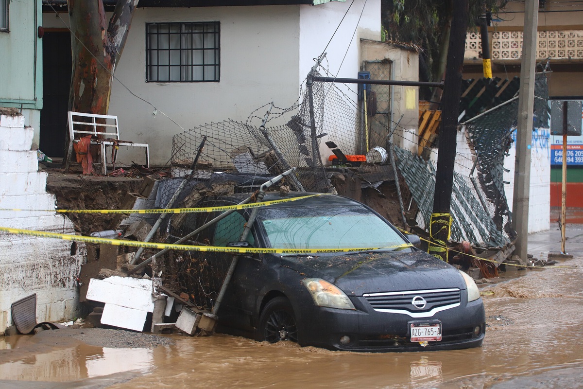 Ensenada concentra las principales afectaciones reportadas por el fenómeno meteorológico, por lo que continúan las labores de evaluación de daños, limpieza de vialidades y recuperación de servicios.