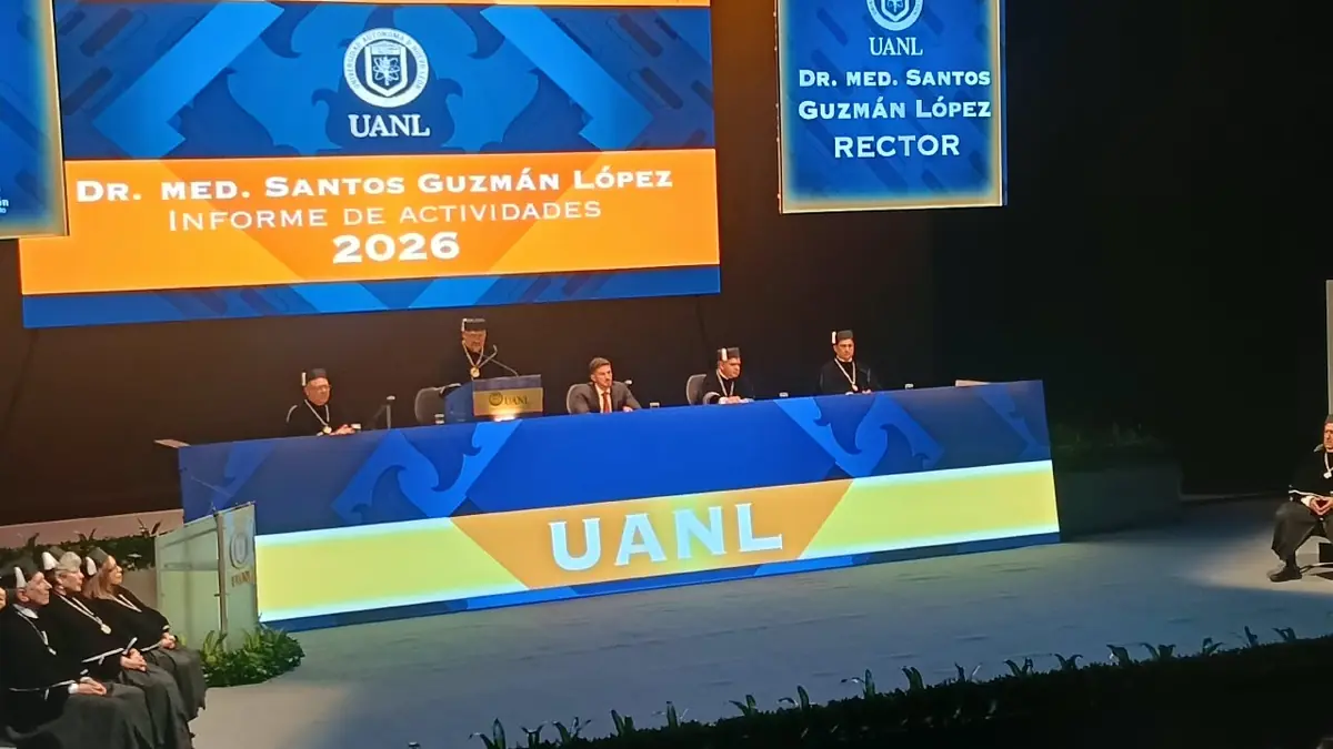 El gobernador también destacó la colaboración entre su administración y la rectoría para ampliar las oportunidades de formación profesional, mediante programas de educación dual, enseñanza del inglés y prácticas remuneradas.